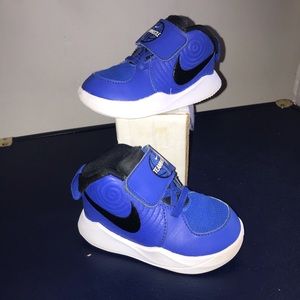 Nike team hustle D9